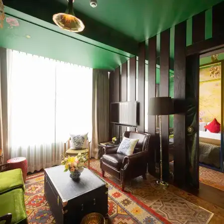 Dhevi Bangkok Hotel Отели рядом с достопримечательностью «Башня Bobae»