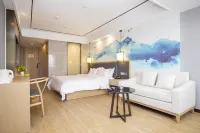 Qingmu Platinum Hotel (Danyang High-Speed Railway Station Wuyue Plaza)