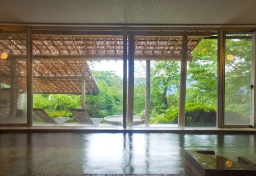 전통적인 료칸 온천탕