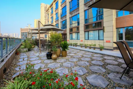 Vicwell Hotel Отели рядом с достопримечательностью «Sichuan Suining Normal School»