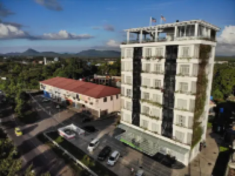 Green World Hotel Hotel berhampiran Sinar Harapan House