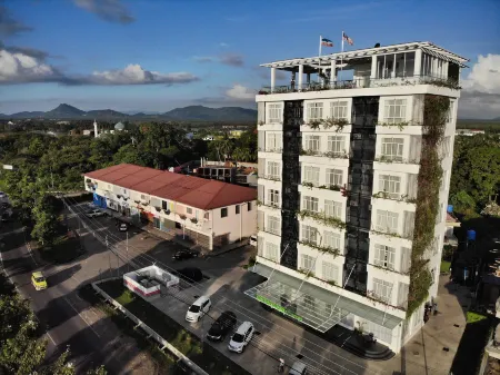 Green World Hotel