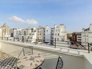 130 Queen's Gate Apartments