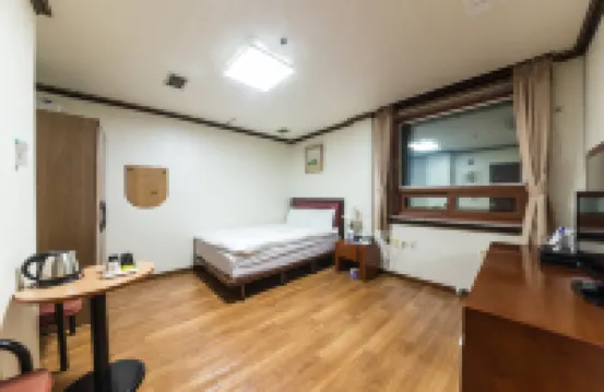 Youngbin Hotel Hotels near Jangchungdan Monument