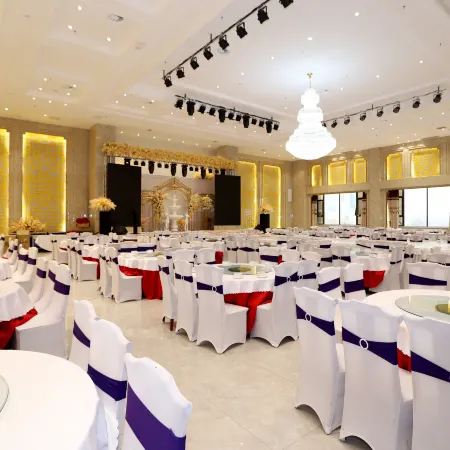 Huang He  Hotel