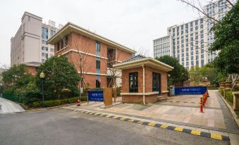 YOUNGER HOTEL
