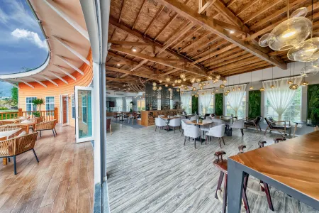 DUAN QIAO YU GE Homestay Отели рядом с достопримечательностью «Bailu Limestone Cave Wonder Peak»