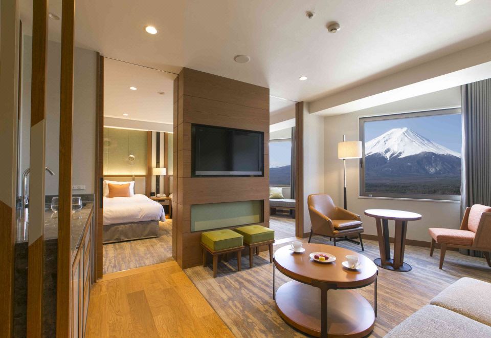 Fuji International Hotel