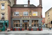 PubLove @ the Rose & Crown Hotels near London South Bank University