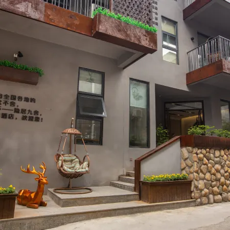 Yinju Jiushe Hostel