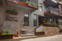 Yinju Jiushe Hostel