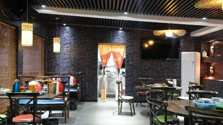 Jinli Hostel Отели рядом с достопримечательностью «Dongsha Ancient Town»