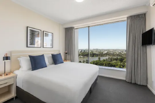 Oaks Brisbane on Margaret Suites