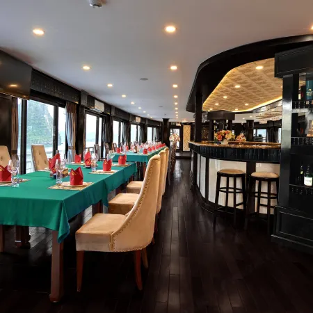Alisa Cruise Halong