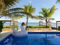 เมเรวา ตูลุม โรงแรมในตูลุม