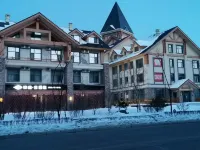 如家詩柏·雲飯店（安圖二道白河長白山店） 長白山國家森林公園附近的飯店