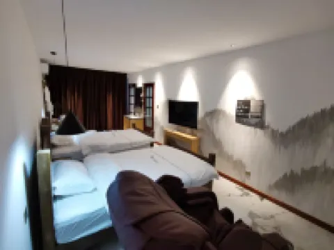 Yitang Yizhai Hot Spring Hotel Hotels in Fengcheng