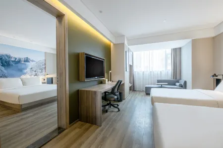 Atour Hotel (Changsha High Speed Railway South Station International Exhibition Center)