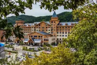 Yingjie Hot Spring Hotel فنادق في مديرية بين