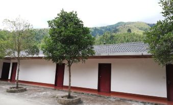 Xing'an Longtan Mountain Villa