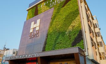 H · Pin Hotel