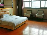 广州新威曼斯酒店 - 麻将大床房
