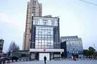 GreenTree Hotel (Xuzhou High-speed Railway East Station Damao Town Binhe Xintiandi) Hotels in der Nähe von Jianping Middle School Athletic Field (North Gate)
