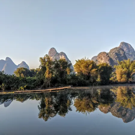 Yangshuo Mountain Retreat-by Yulong River