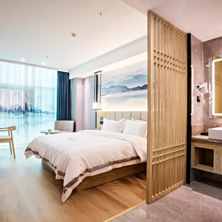 Qingmu Select Hotel (Liyang Aoti Avenue, Wuyue Plaza)