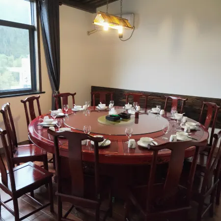 Jixi Longdewen Inn