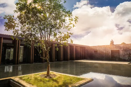 Tsingpu Yangzhou Slender West Lake Culture Vacation Home