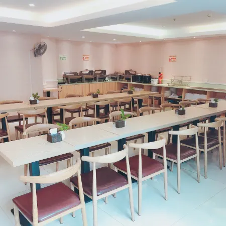 Vienna Hotel (Nanning Qingxiu Mountain) Отели рядом с достопримечательностью «Гора Цинсю»