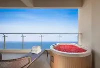 Aloha Oceanfront Suite Resort