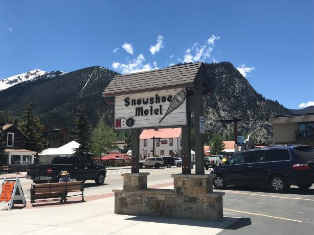 Snowshoe Motel