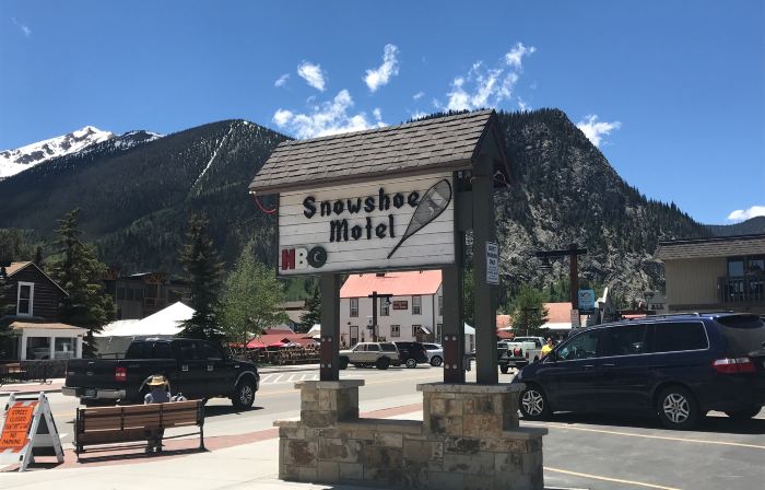 Snowshoe Motel