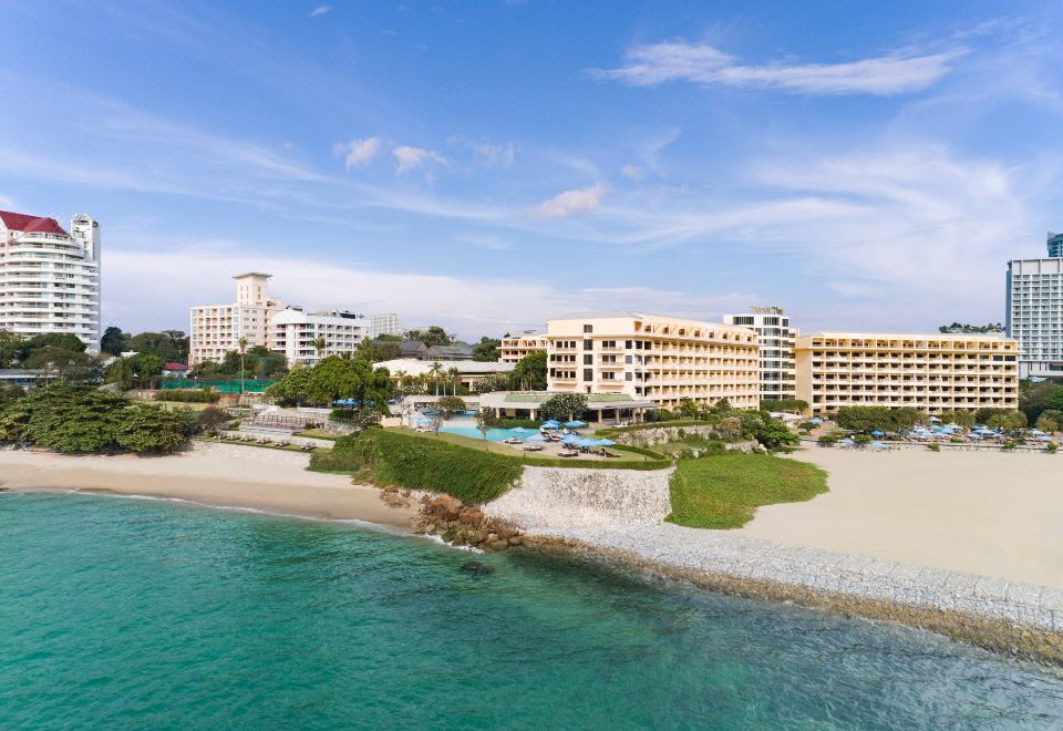 1. 두짓타니 파타야..