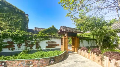 Yunliwuli Inn (Lakeside House, Songcun, Qiandao Lake) Hoteller i 
