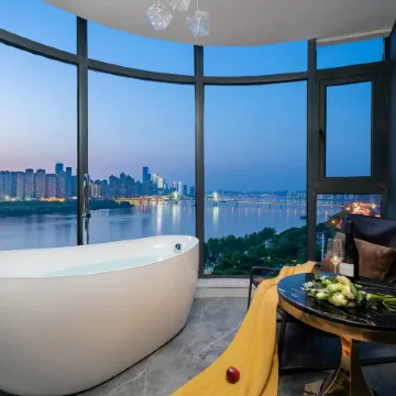 Ruobilin High view of the river Hotel