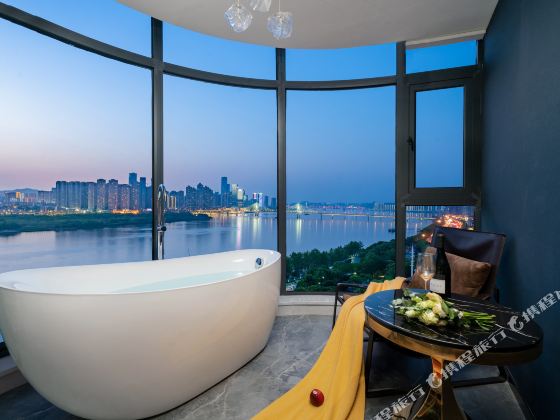 Ruobilin High view of the river Hotel