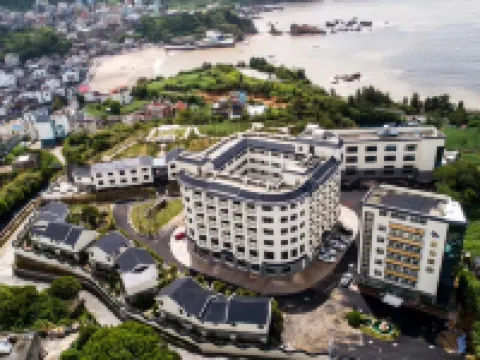Quanfeng Hotel Hotels near Xiandie Rock