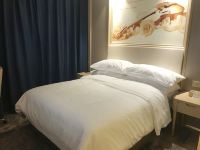 维也纳3好酒店(佛山北滘美的中心店) - 标准大床房