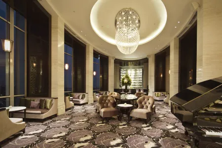 Hotel Ciputra World Surabaya managed by Swiss-Belhotel International Отели рядом с достопримечательностью «Loop»