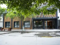 Deqing Jinhaiwan Manju Hotel Hotels near Xinshi Ancient Town