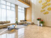 百年滙國際公寓（佛山國際體育文化演藝中心新城東地鐵站店） 鄰近登州的酒店