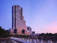 Novotel Marina Sriracha Hotels in der Nähe von Wat Phan Sadet Nok