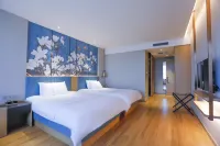 Magnotel (Ulanhot Hanshan East Street) Hotel di Ulan Hot