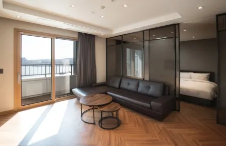 Sunrise Hotel Sokcho Отели рядом с достопримечательностью «Yeongnangho»