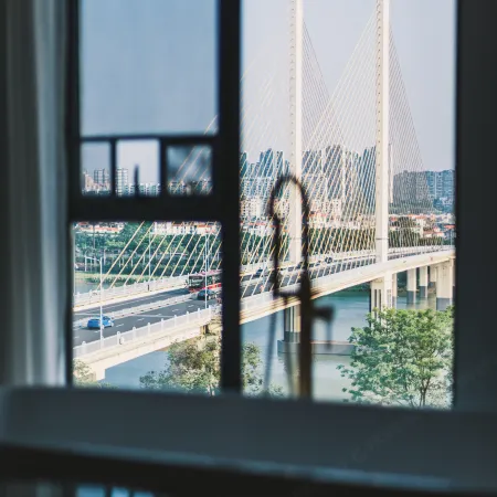 UFUN Plus Scenic Hotel (Nanning Nanhu Park Zhongshan Road) Отели рядом с достопримечательностью «Гора Цинсю»