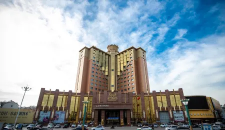 Lihua International Hotel Отели рядом с достопримечательностью «Dashiqiao Mizhen Mountain»