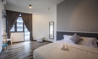 Arte S 3 Bedrooms Condo